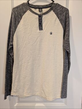 Volcom Raglan Henley Shirt Mens Medium Gray White Long Sleeve Casual Skate